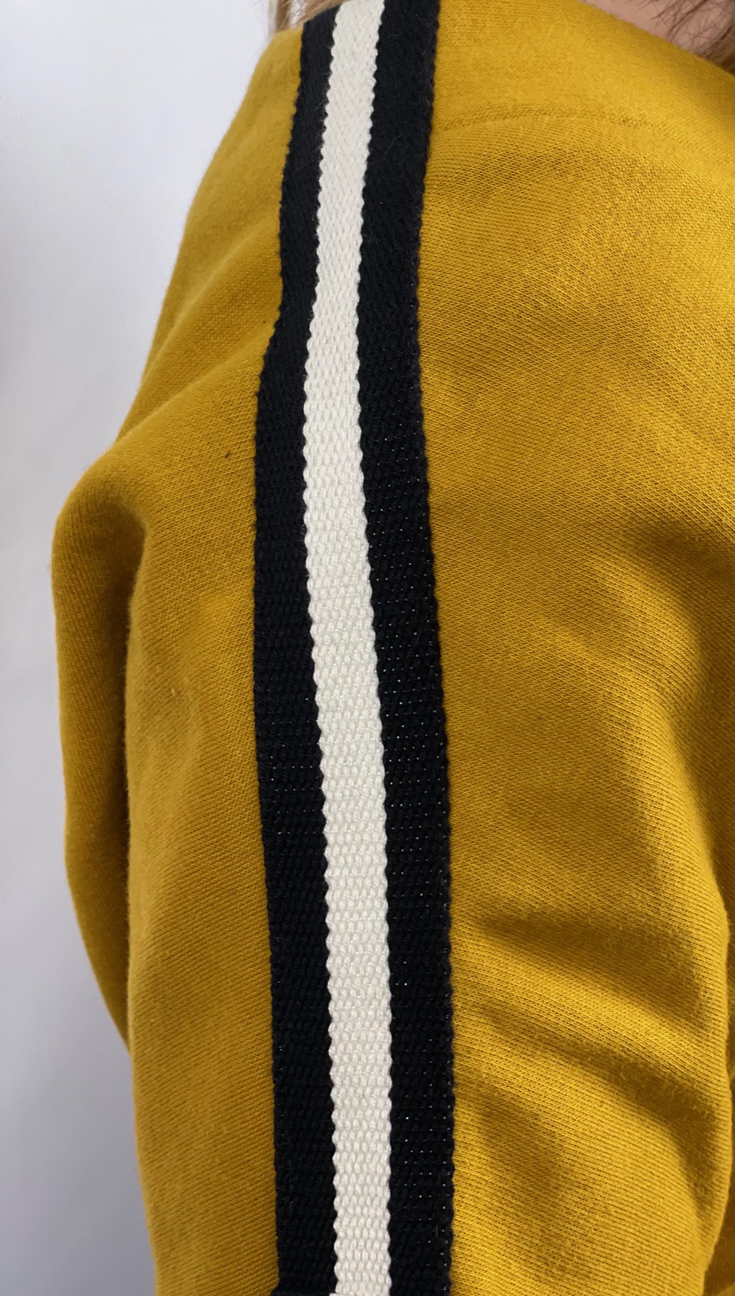 Sweat jaune – Image 2